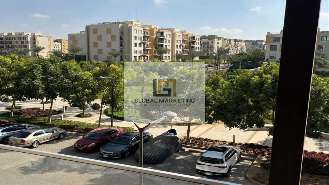 Luxury Apartment for Sale - 150 m² with Lake View