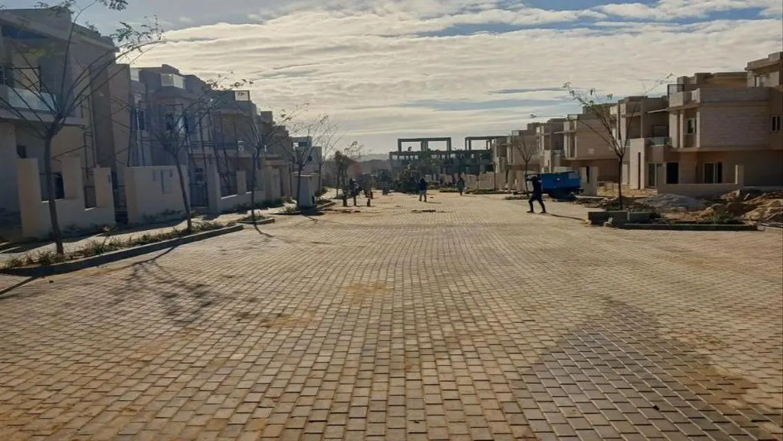 منزل فخم للبيع بمساحة مميزة ومرافق عالية الجودة