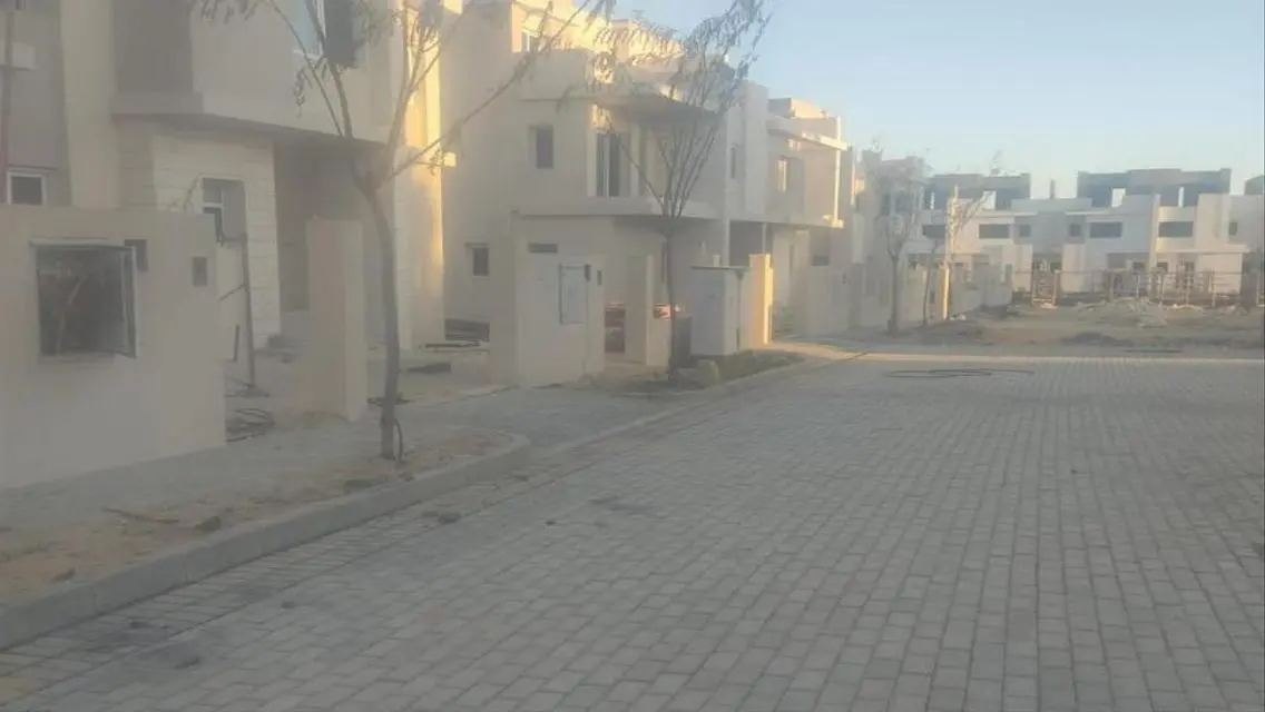 منزل فخم للبيع بمساحة مميزة ومرافق عالية الجودة