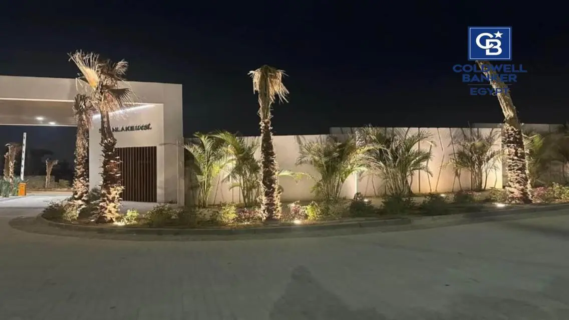 فيلا فاخرة للبيع في موقع متميز