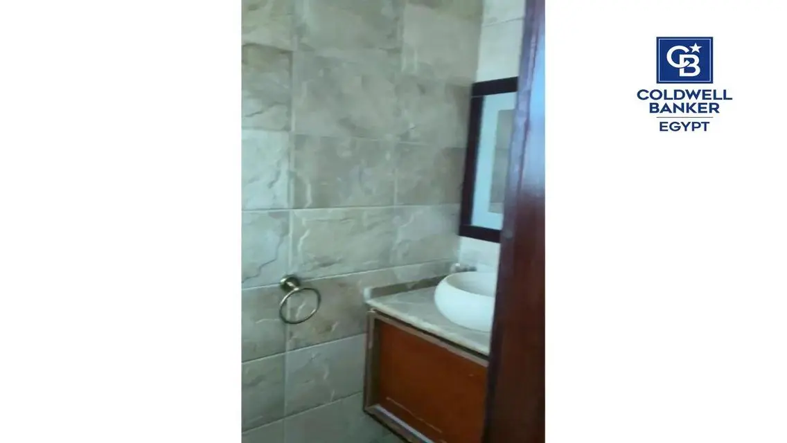 شقة رائعة للبيع مساحتها 250 متر