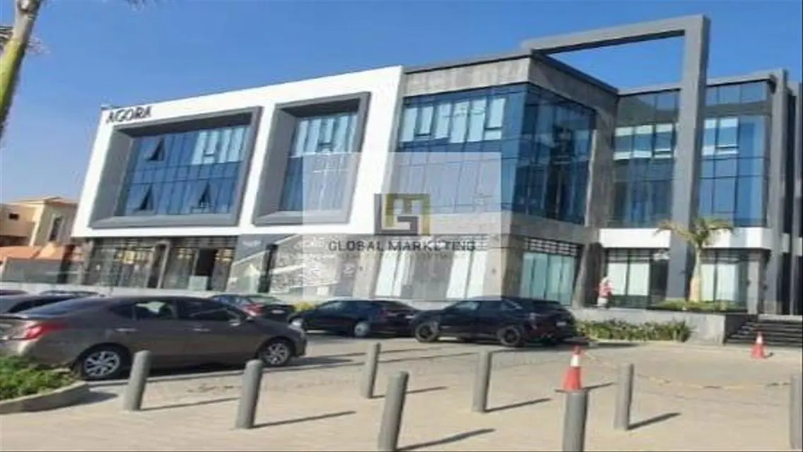 عقار متميز بمساحة واسعة ومرافق فاخرة