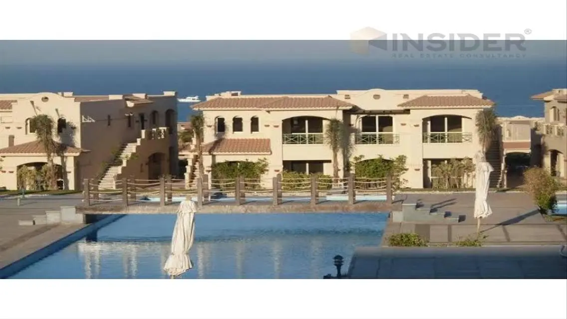 شقة فاخرة مع حديقة خاصة ومسبح مشترك