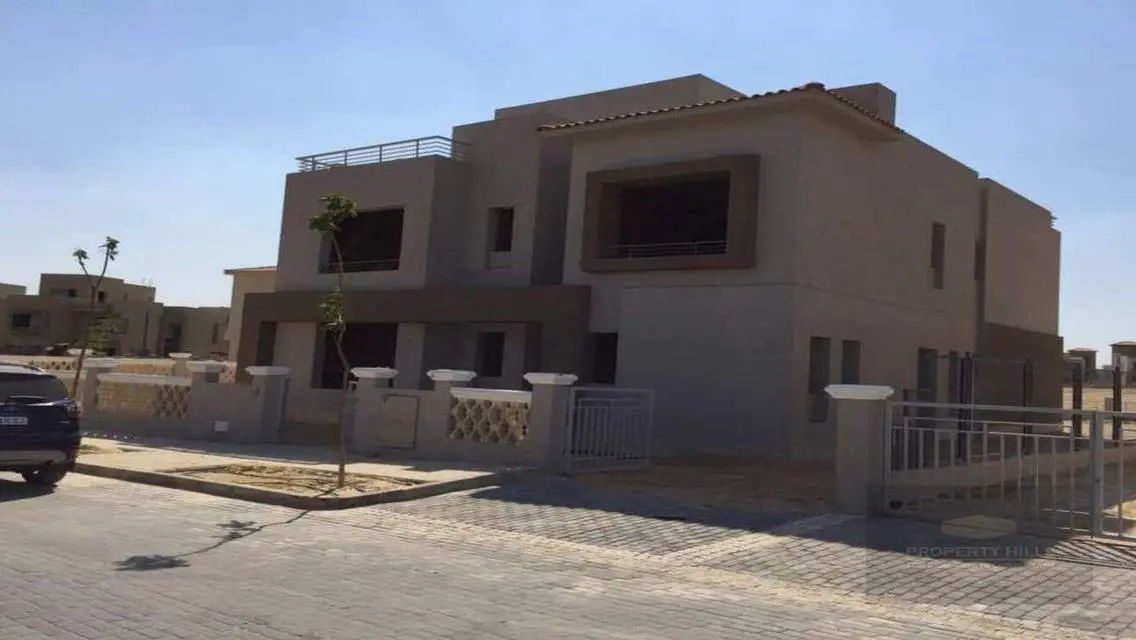 فيلا فاخرة مع حديقة ومسبح خاص