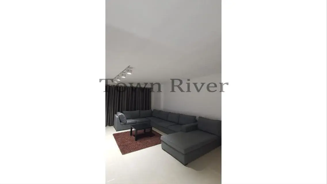 Luxury Apartment with Beautiful Lake Views