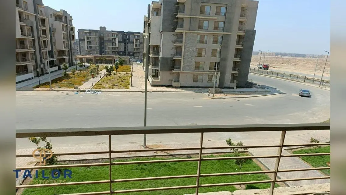 شقة فاخرة للبيع بمساحة واسعة