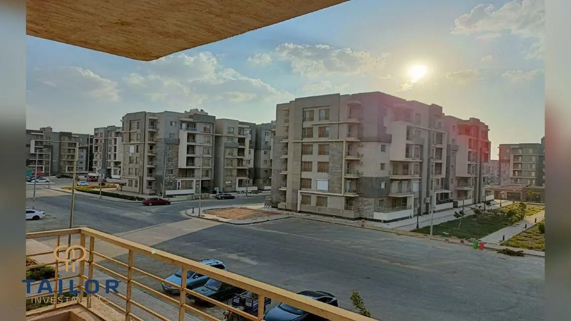 شقة فاخرة للبيع بمساحة واسعة