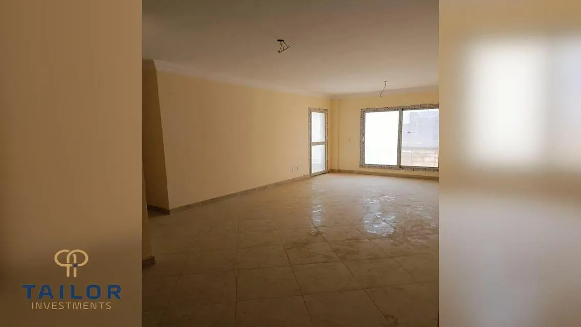 شقة فاخرة للبيع بمساحة واسعة
