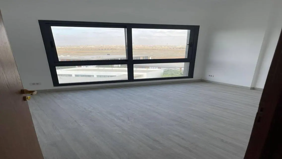 Office for Rent in White Mall - East Hup