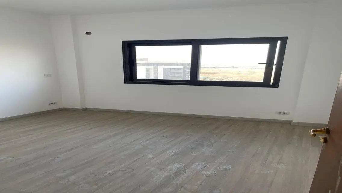 Office for Rent in White Mall - East Hup