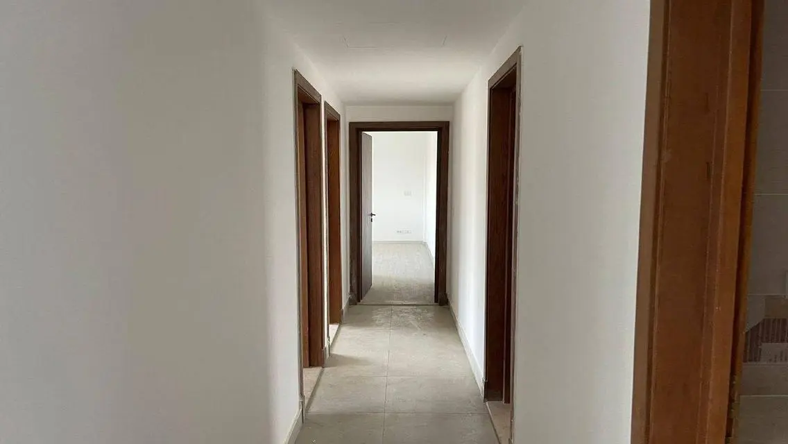 Office for Rent in White Mall - East Hup