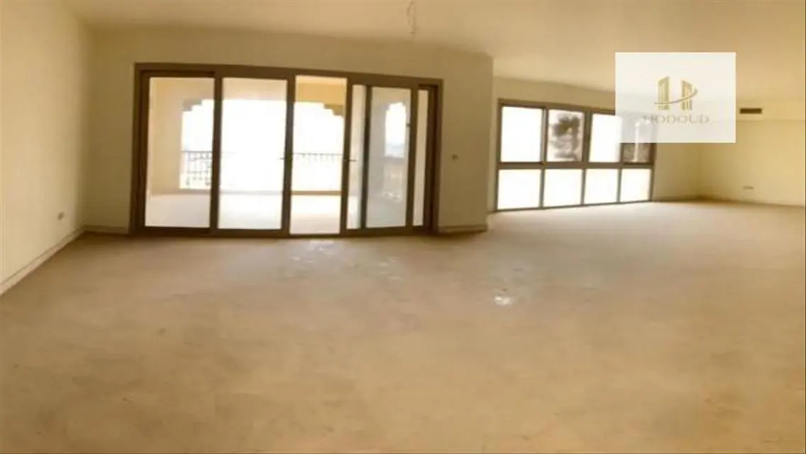 شقة للايجار بمساحة 236 متر