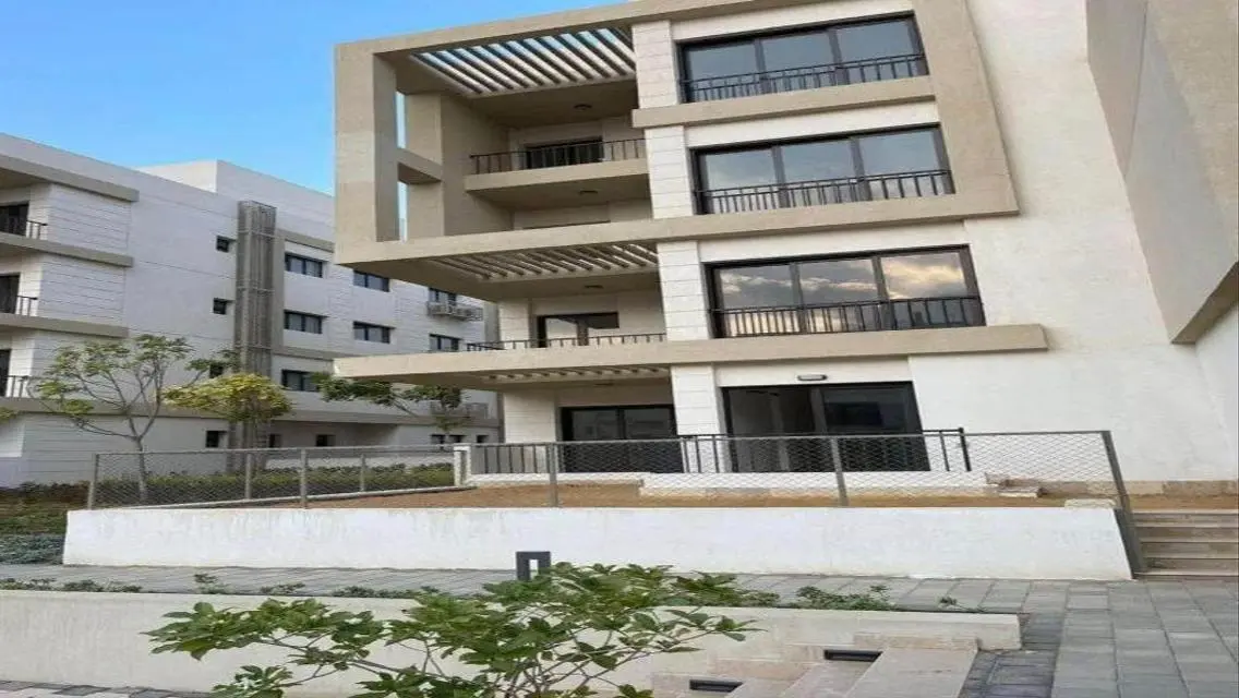 فيلا فاخرة مع مسبح خاص وإطلالة رائعة