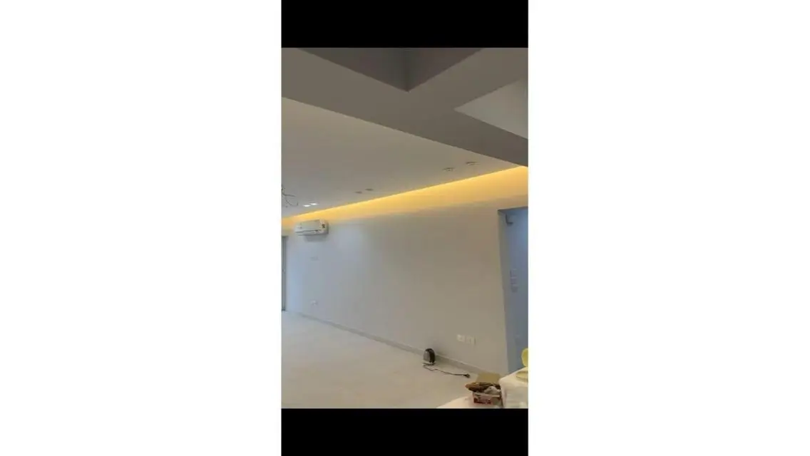 شقة فاخرة للبيع مع حديقة خاصة