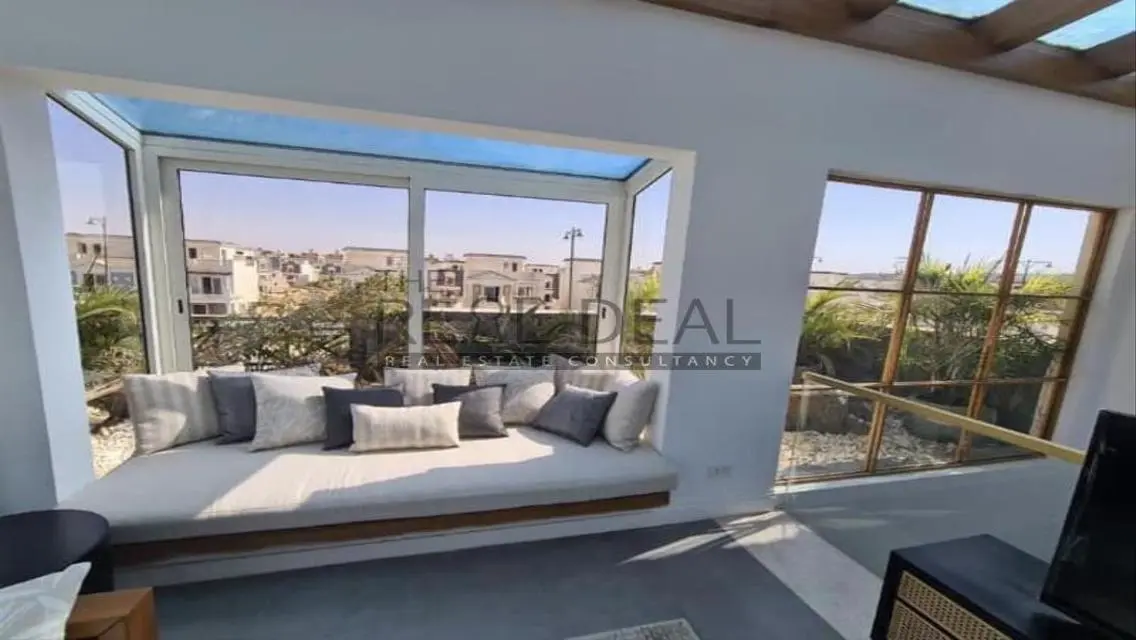 Luxury Villa with Mountain View in Hyde Park