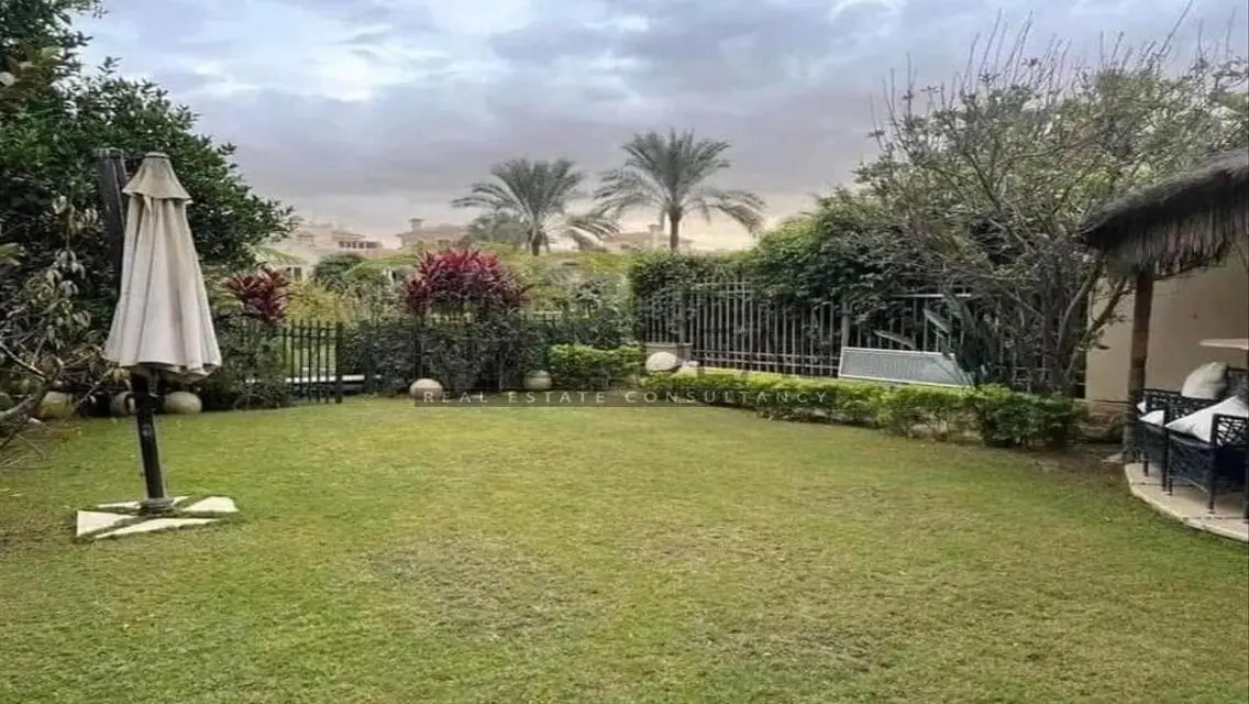 Luxury Villa with Mountain View in Hyde Park