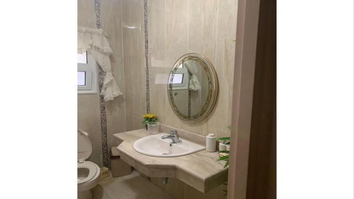 Luxury Apartment with Balcony in SV35