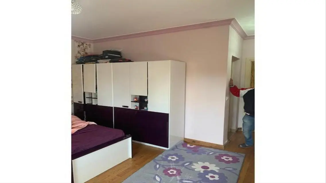 Luxury Apartment with Balcony in SV35