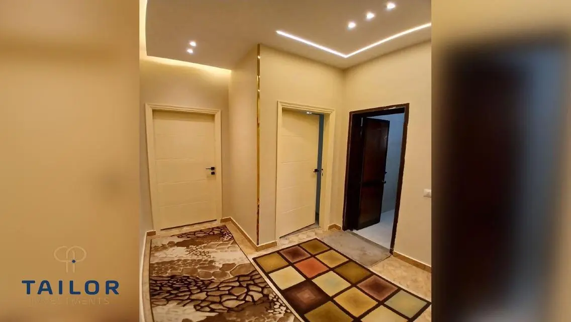 Luxurious Apartment Overlooking Swan Lake