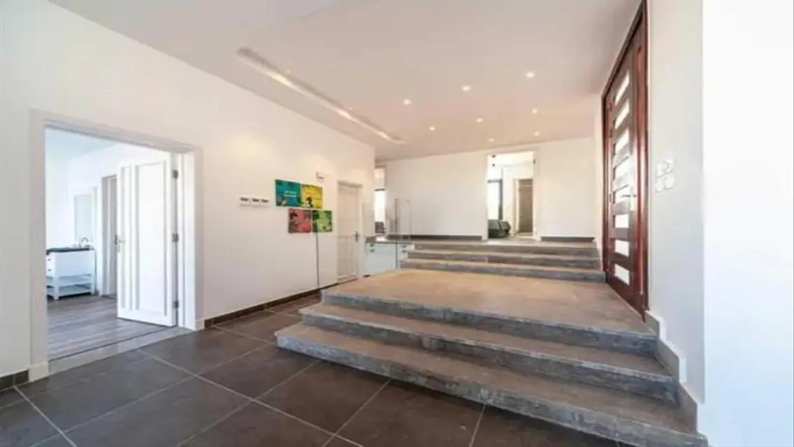 Luxury Property for Sale with Private Pool and Garden