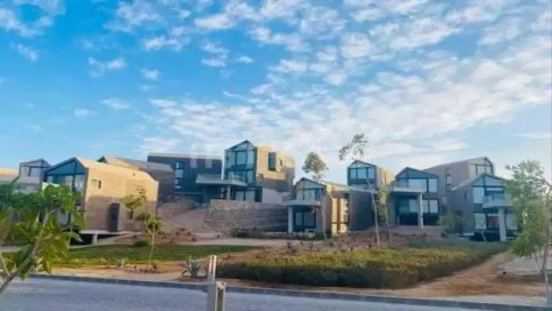 Luxury Property for Sale with Private Pool and Garden