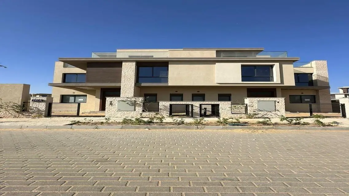 Luxury Apartment with Private Garden and Shared Pool