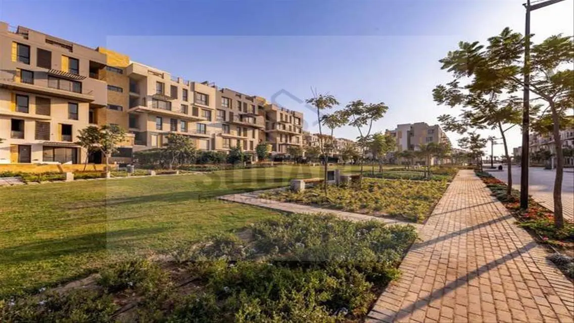 Luxurious 3 Bedroom Apartment with Private Garden