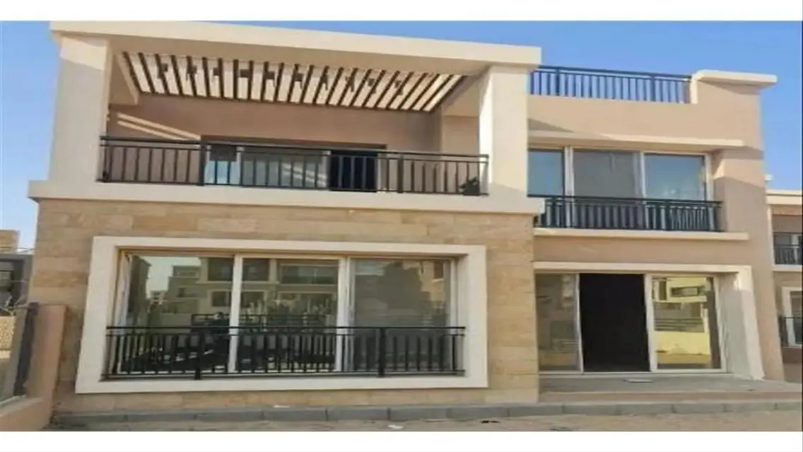 شقة فاخرة للبيع بمساحة واسعة وإطلالة رائعة