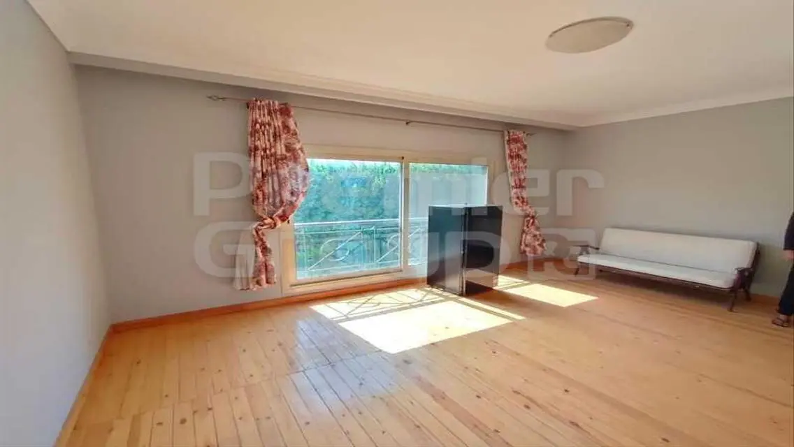 Luxury Apartment with Study Room and Full Amenities for Sale
