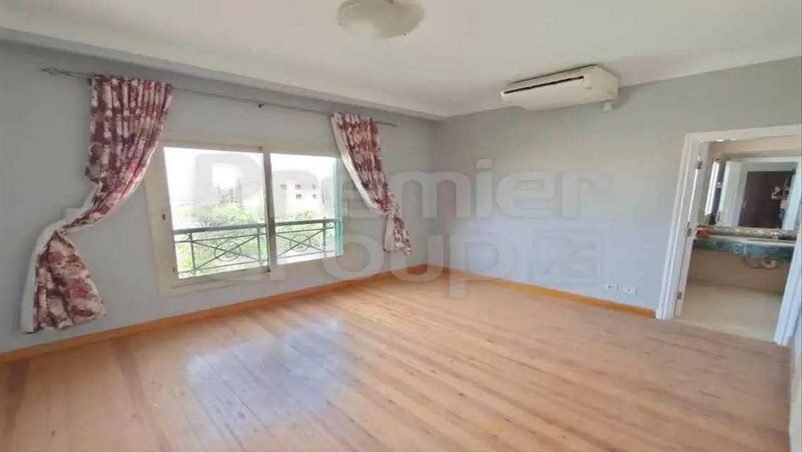 Luxury Apartment with Study Room and Full Amenities for Sale