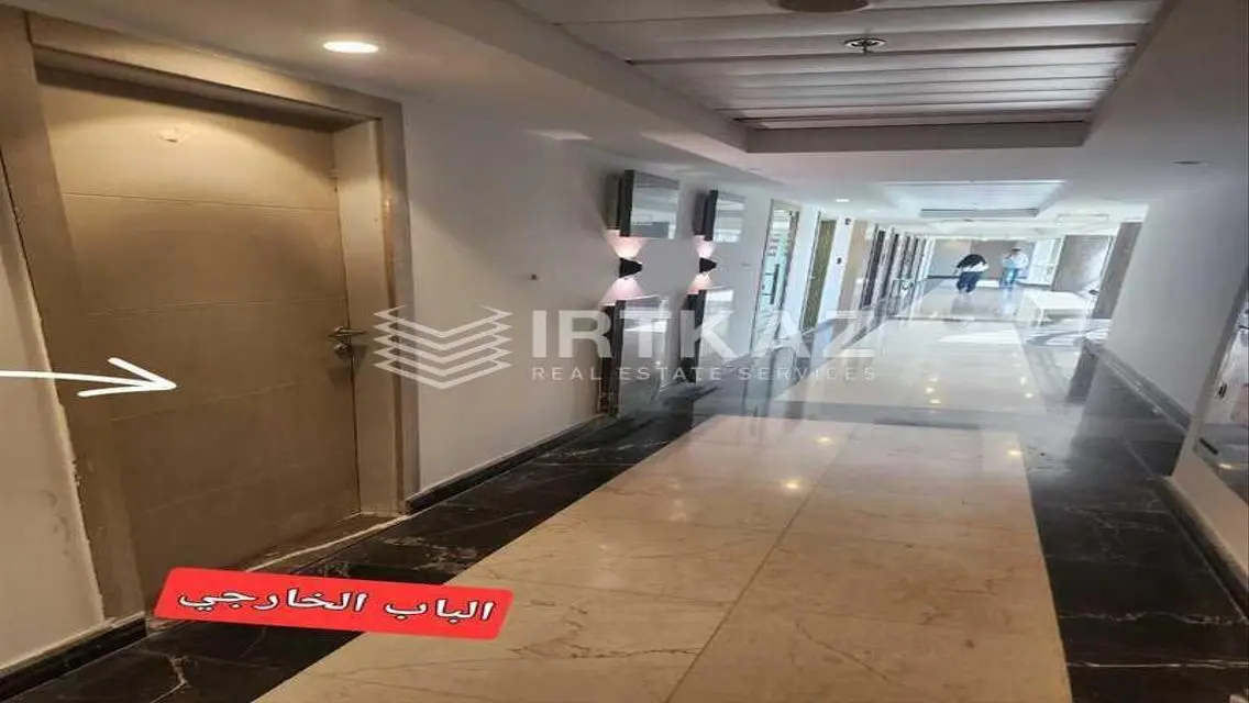 شقة فاخرة بمساحة واسعة للبيع