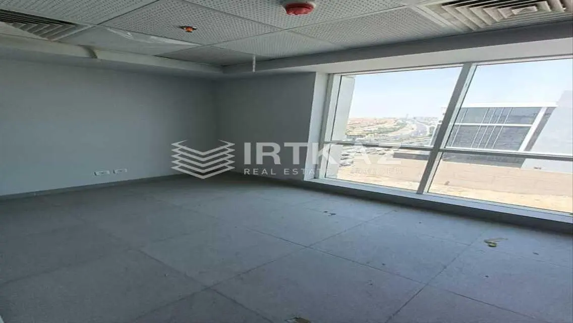 شقة فاخرة بمساحة واسعة للبيع