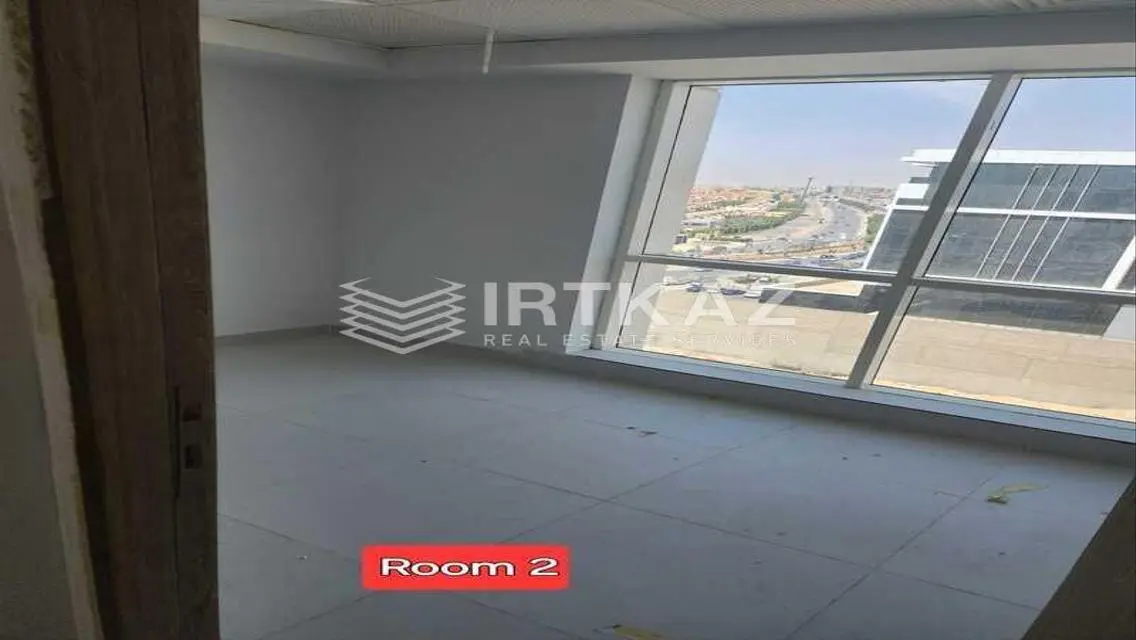 شقة فاخرة بمساحة واسعة للبيع