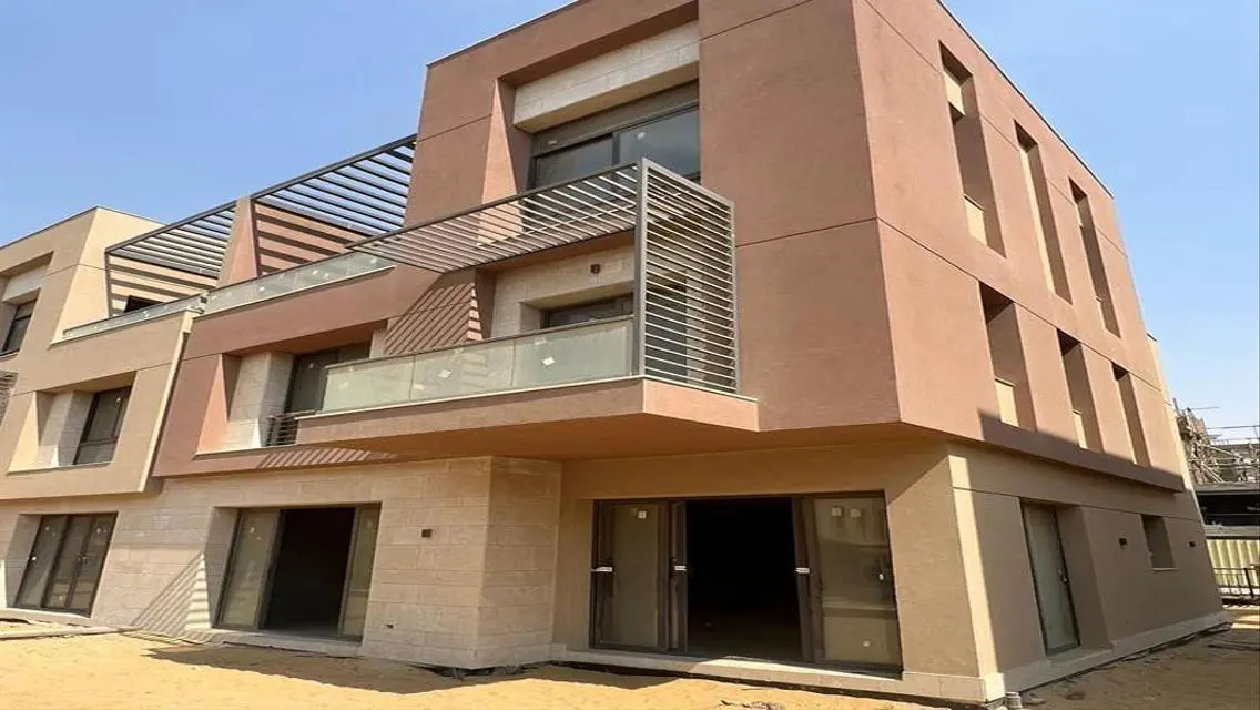 Luxury Villa for Sale - 5 Bedrooms with Private Garden