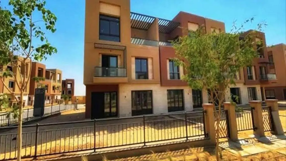 Luxury Villa for Sale - 5 Bedrooms with Private Garden