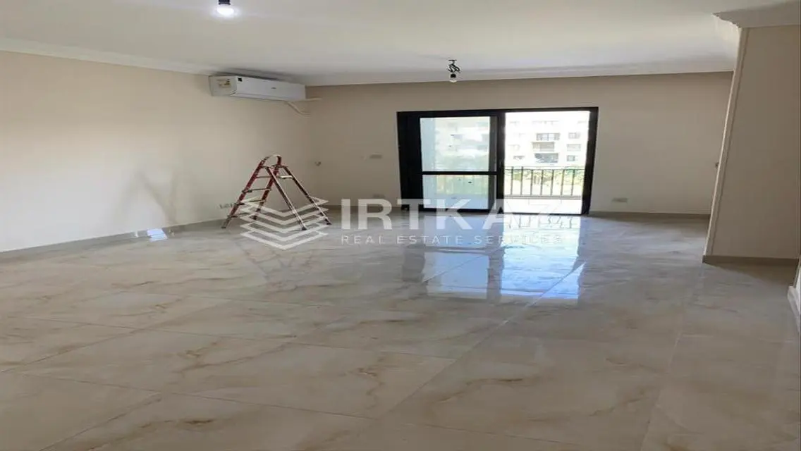 Luxurious 130 sqm Apartment in AUC