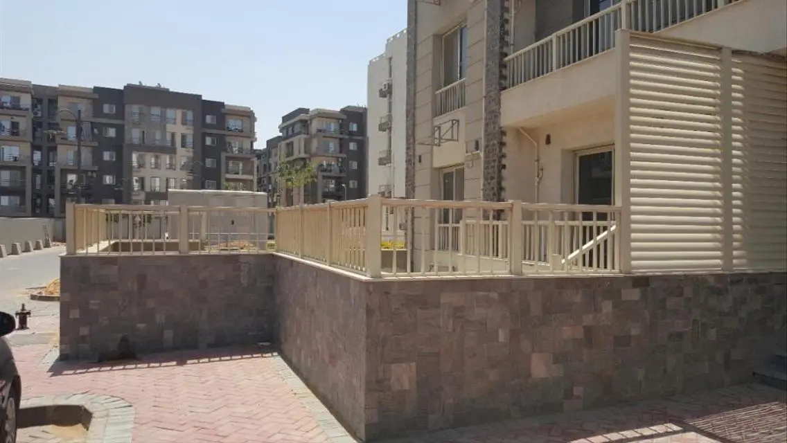 Luxury Villa with Private Garden and Pool in the Heart of the City