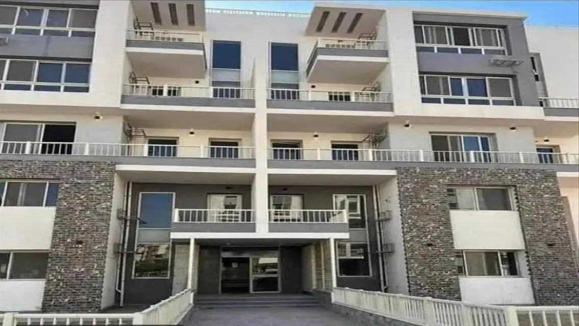 Luxury Villa with Private Garden and Pool in the Heart of the City