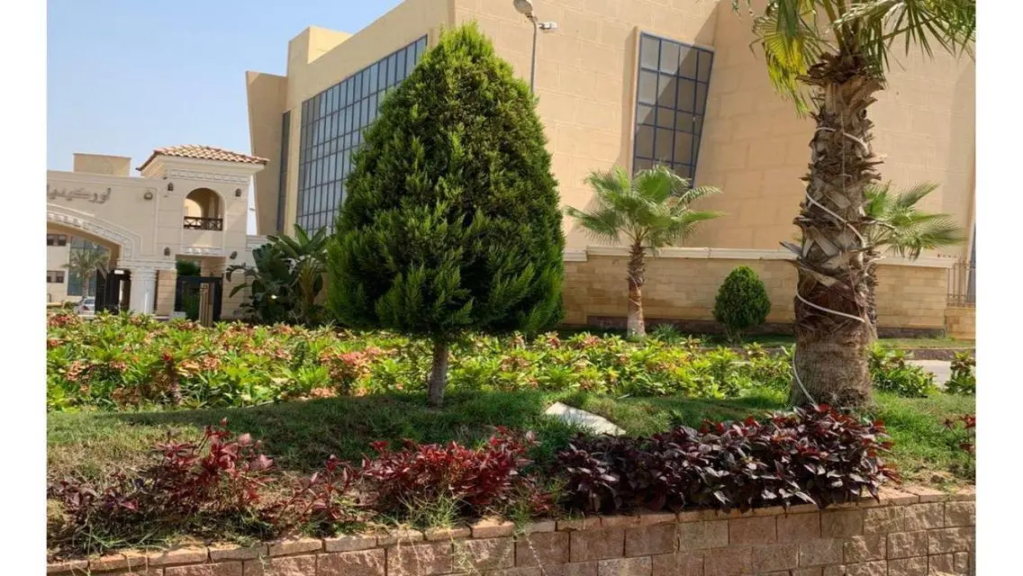 Luxurious Villa for Sale with 202 Meters of Prime Space