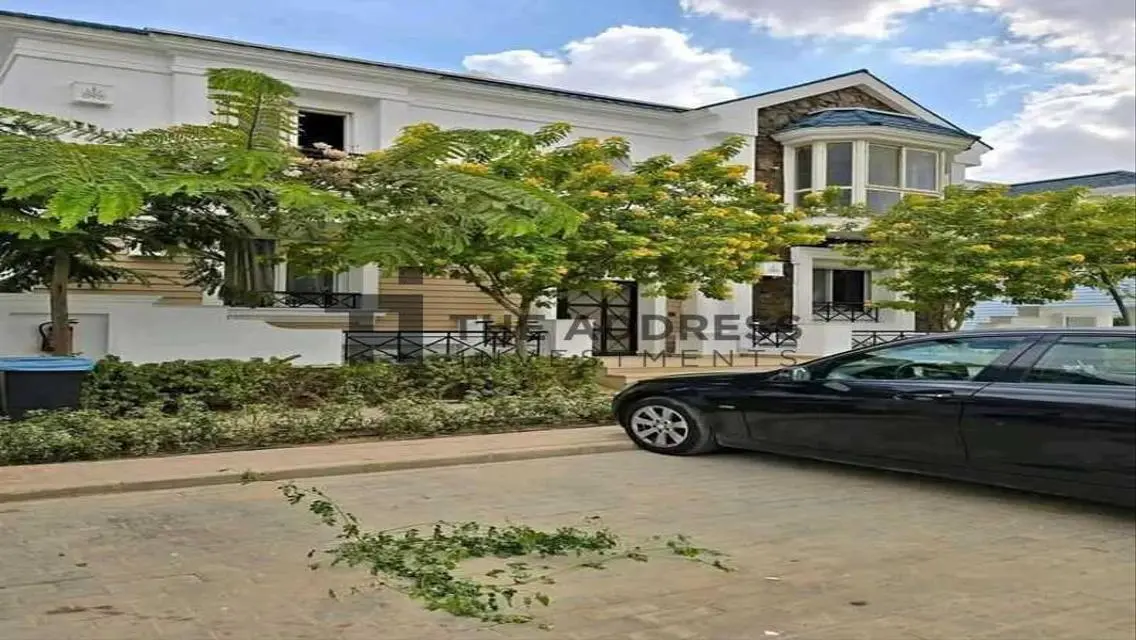 فيلا فاخرة مع مسبح خاص وحديقة خاصة في منطقة متميزة