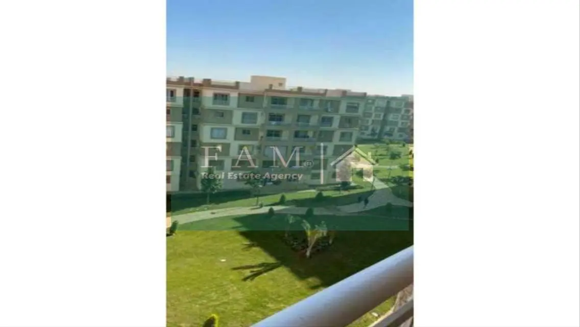 شقة فاخرة للبيع في B6-89-2-1 بسعر 3,650,000 جنيها
