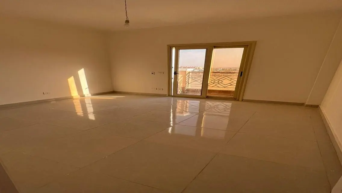 Stunning 185 sqm Apartment in a Develop Area