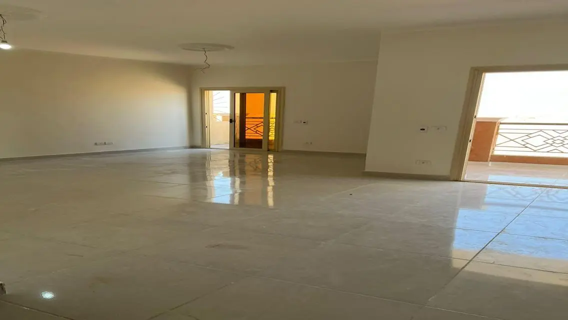 Stunning 185 sqm Apartment in a Develop Area