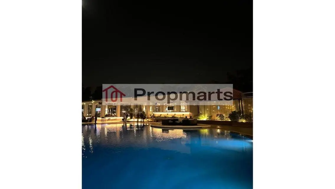 Luxury Property with Private Garden and Pool