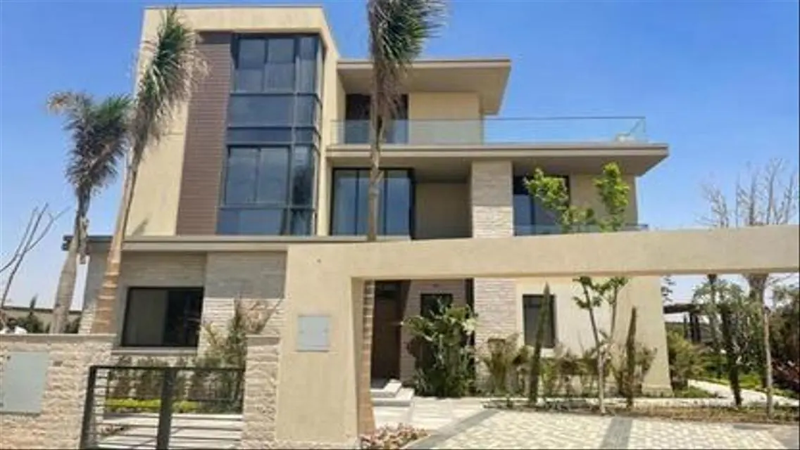 Luxury Villa for Sale at 5,800,000 EGP with Spacious Design and Amazing Amenities