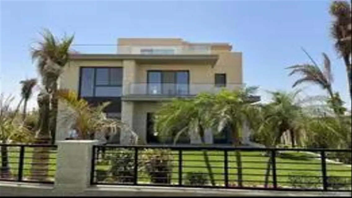 Luxury Villa for Sale at 5,800,000 EGP with Spacious Design and Amazing Amenities