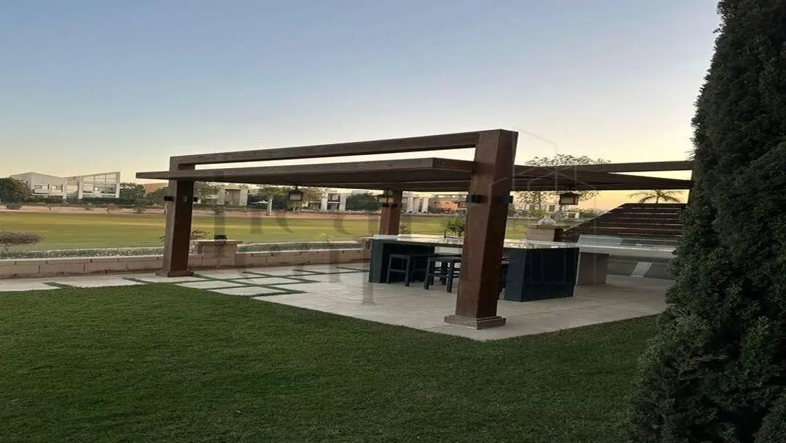 Luxury Villa for Sale with Stunning Lake Views