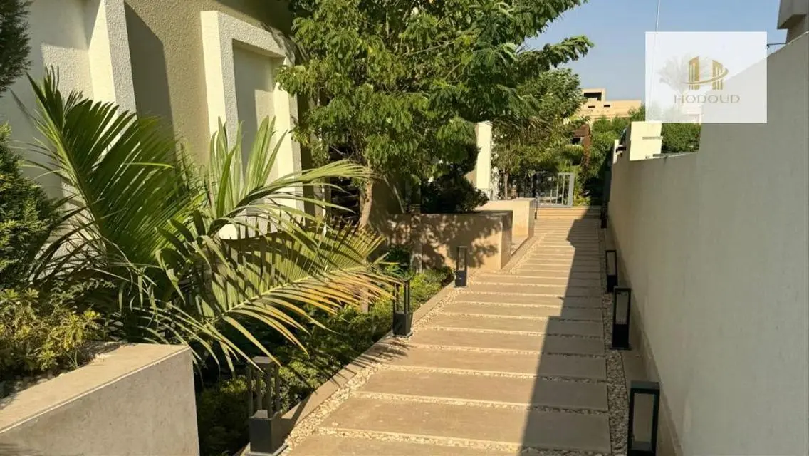 عقار مميز بمساحة 6000 متر للبيع