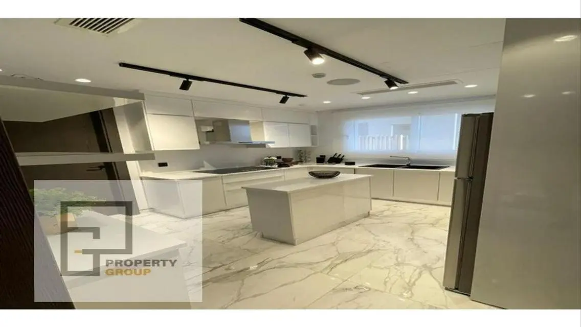Luxurious Villa for Sale with Ample Space and Magnificent View