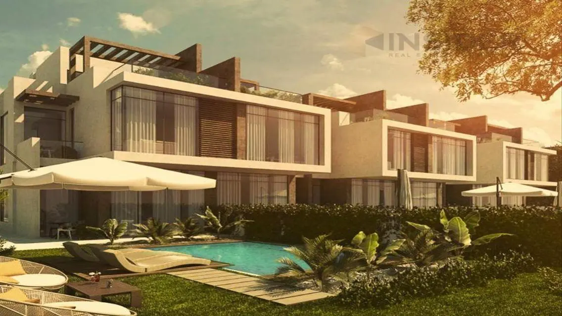 Luxurious Apartment in Fifth Square with 270 sqm